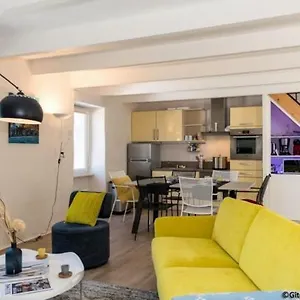 Le Du Port Apartment